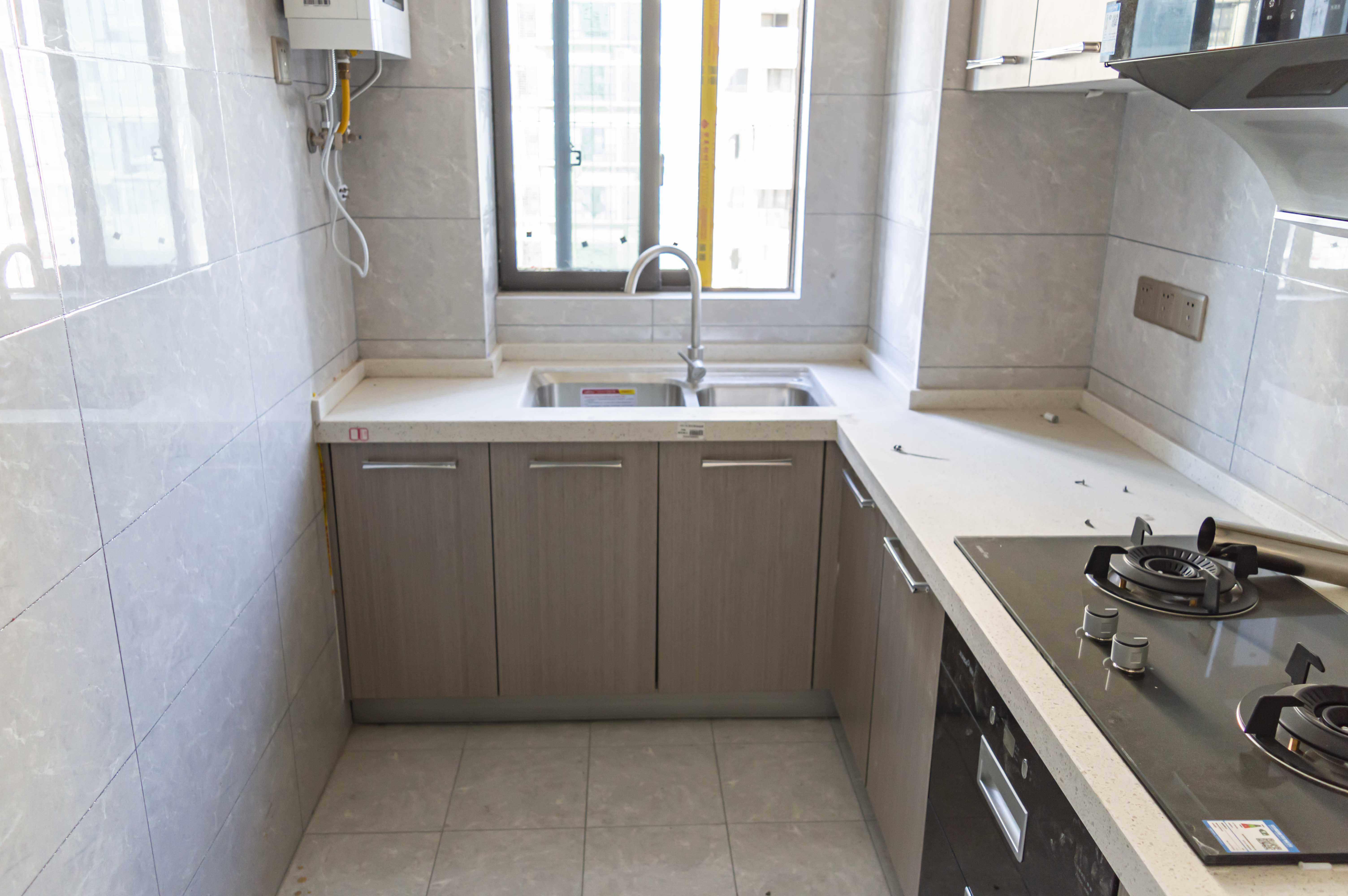 铂金汉宫  3室2厅1卫    85.8万 铂金汉宫  3室2厅1卫    85.8万客厅