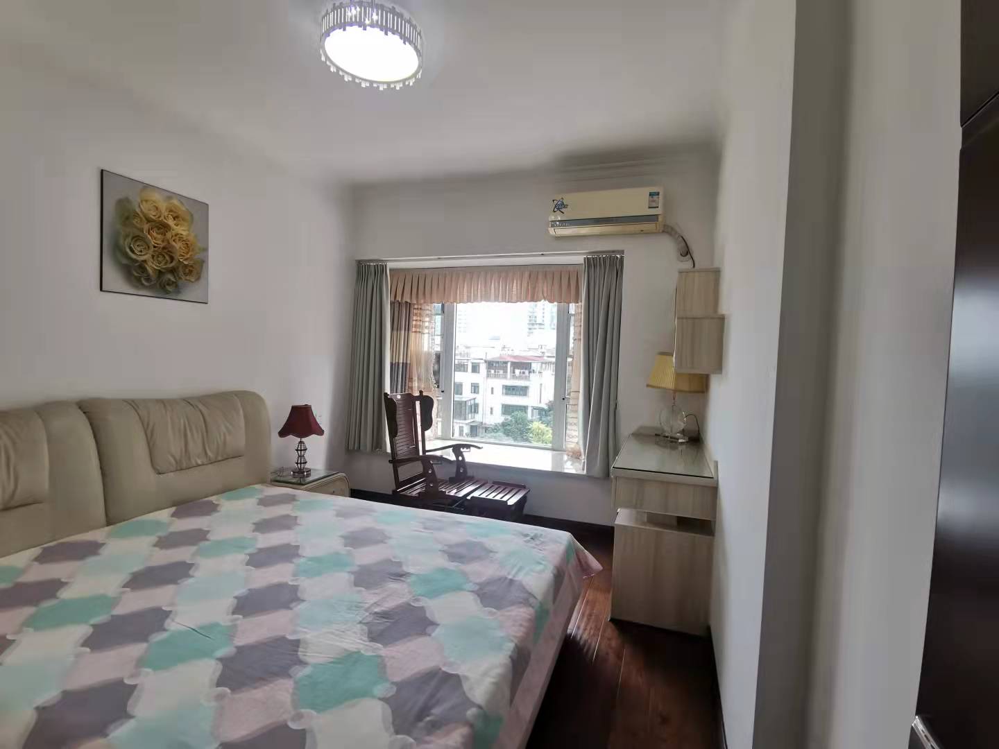 美的城四期 3室2厅1卫 90.0万 美的城四期 3室2厅1卫 90.0万客厅