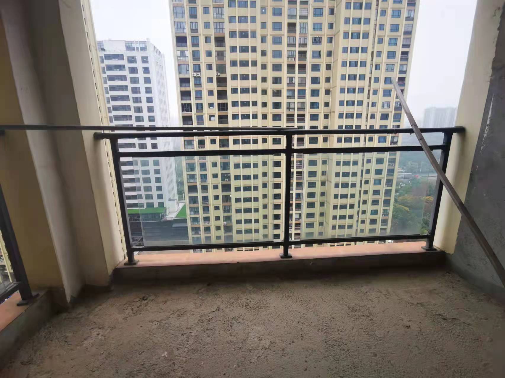 湖景名城 2室2厅1卫 55.5万 湖景名城 2室2厅1卫 55.5万客厅