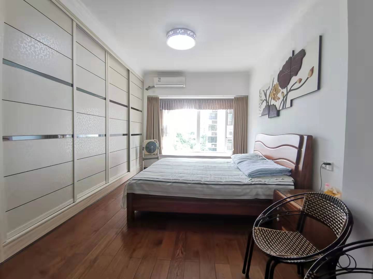 美的城四期 3室2厅1卫 90.0万 美的城四期 3室2厅1卫 90.0万客厅