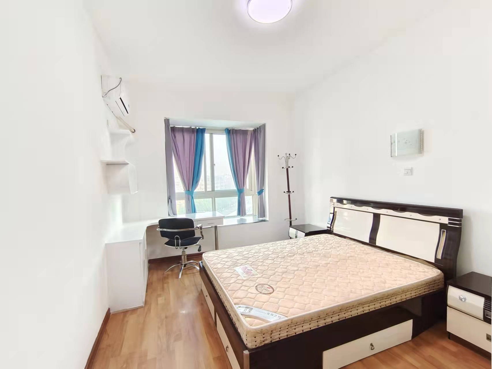 学林雅苑 4室2厅2卫 92.0万 学林雅苑 4室2厅2卫 92.0万客厅