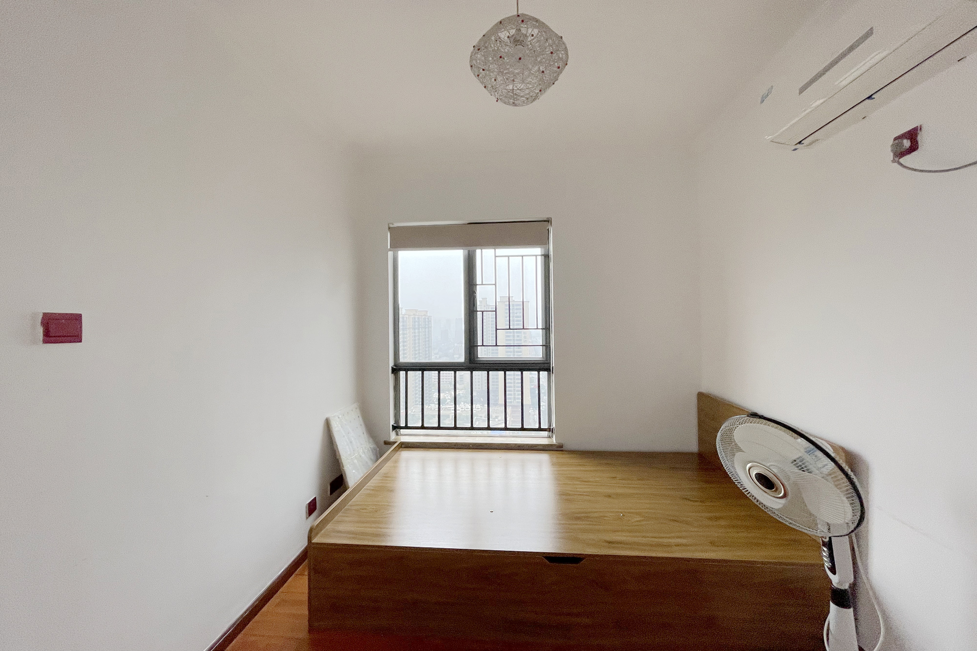 融科檀香山（融科紫檀、香山国际）  2室2厅1卫    106.0万卧室