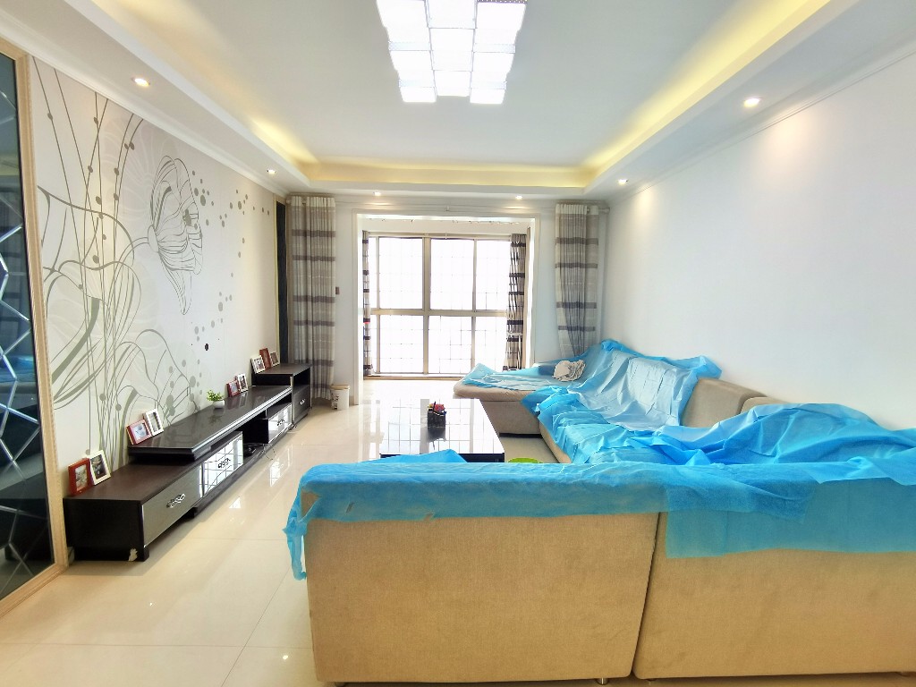 印象华都 3室2厅1卫 53.8万 印象华都 3室2厅1卫 53.8万客厅