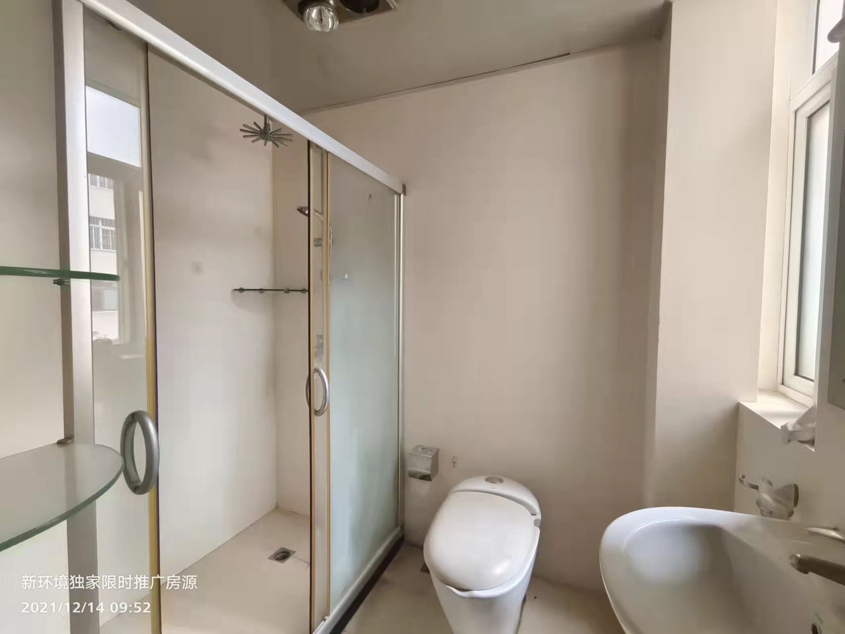 珠江丽园 4室2厅2卫 85.0万 珠江丽园 4室2厅2卫 85.0万客厅