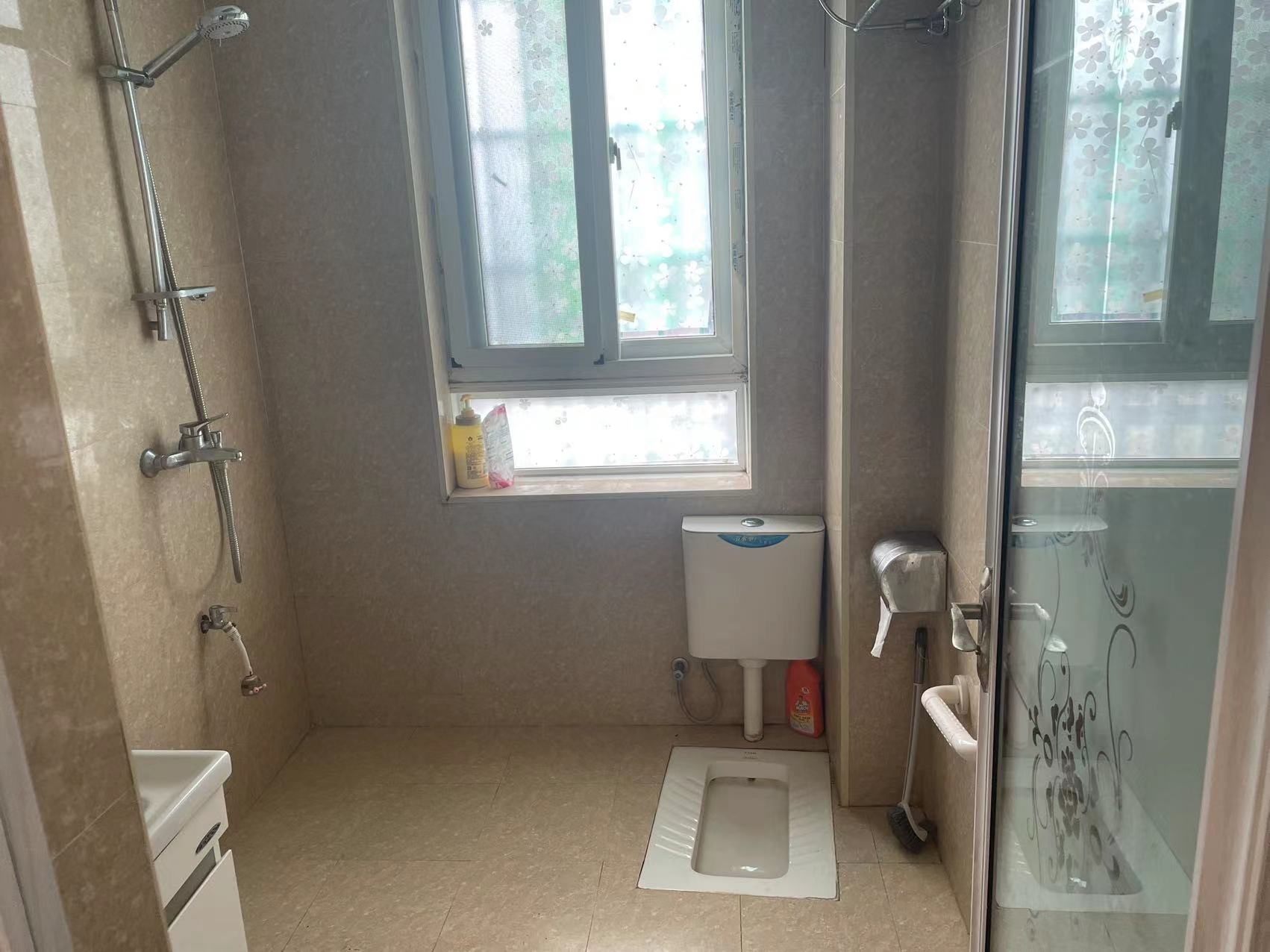 冠都现代城(冠都幸福彼岸) 2室2厅1卫 1650.0元/月 冠都现代城(冠都幸福彼岸) 2室2厅1卫 1650.0元/月室内图