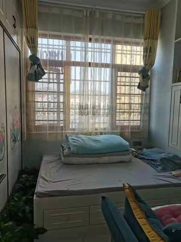 百弘学府城  2室2厅1卫    62.8万 百弘学府城  2室2厅1卫    62.8万卧室