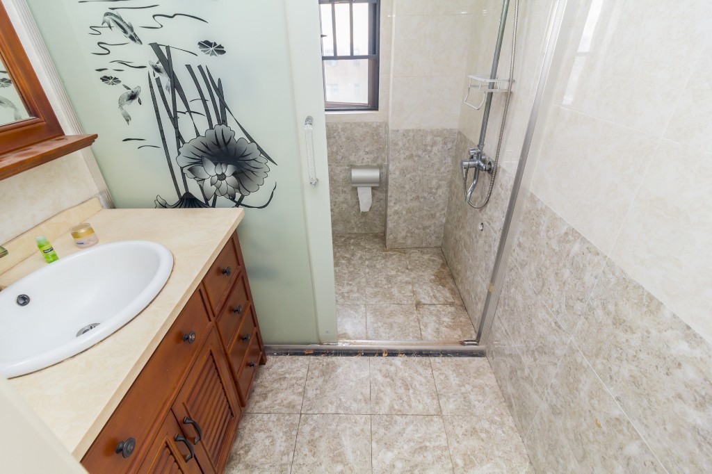 中国铁建国际城二期 3室2厅1卫 72.0万 中国铁建国际城二期 3室2厅1卫 72.0万卫生间