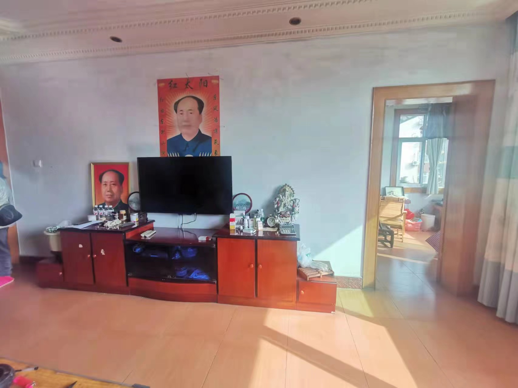 县委会宿舍 4室2厅2卫 56.8万 县委会宿舍 4室2厅2卫 56.8万客厅