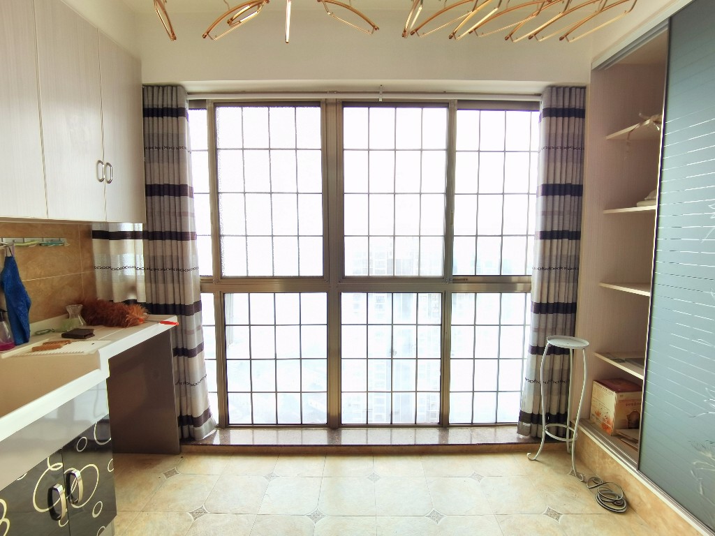 印象华都 3室2厅1卫 53.8万 印象华都 3室2厅1卫 53.8万客厅