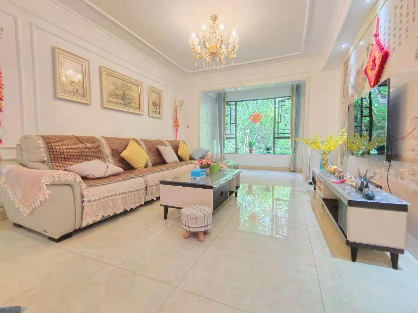 中泰财富湘江 4室2厅2卫 123.8万 中泰财富湘江 4室2厅2卫 123.8万客厅