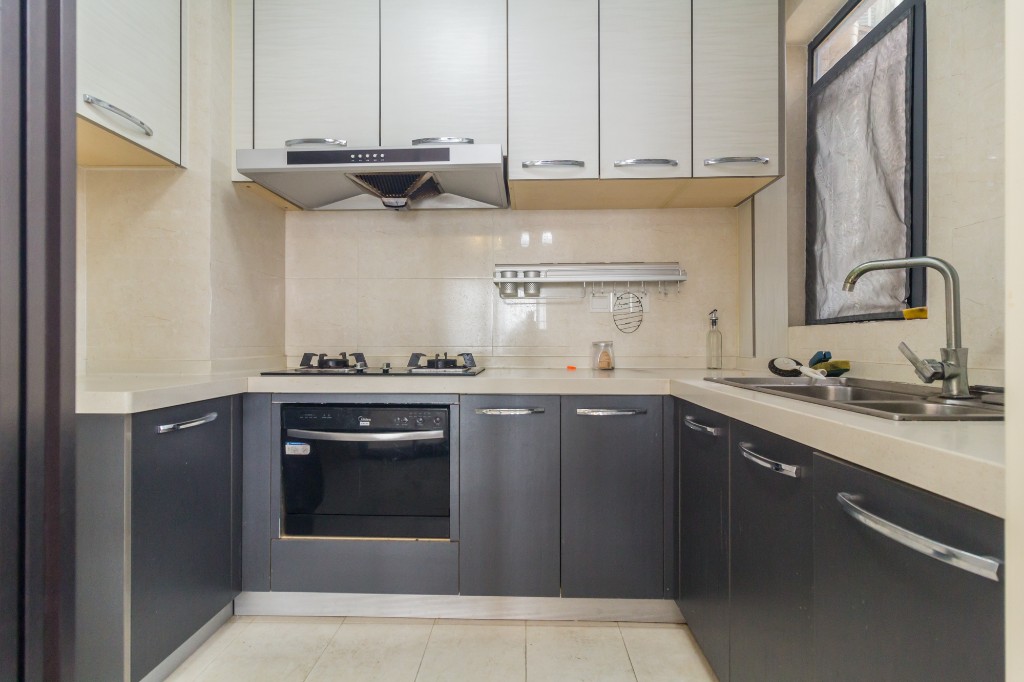 中国铁建国际城二期 3室2厅1卫 72.0万 中国铁建国际城二期 3室2厅1卫 72.0万厨房