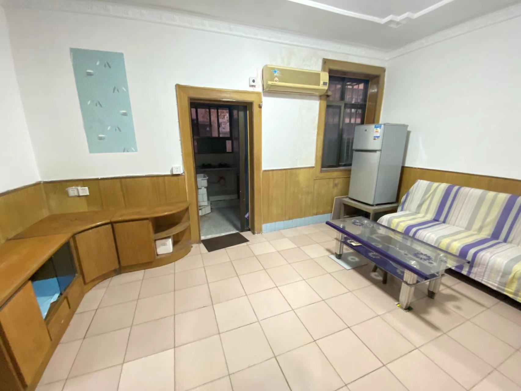 野鸭冲(新屋街) 2室1厅1卫 800.0元/月 野鸭冲(新屋街) 2室1厅1卫 800.0元/月室内图