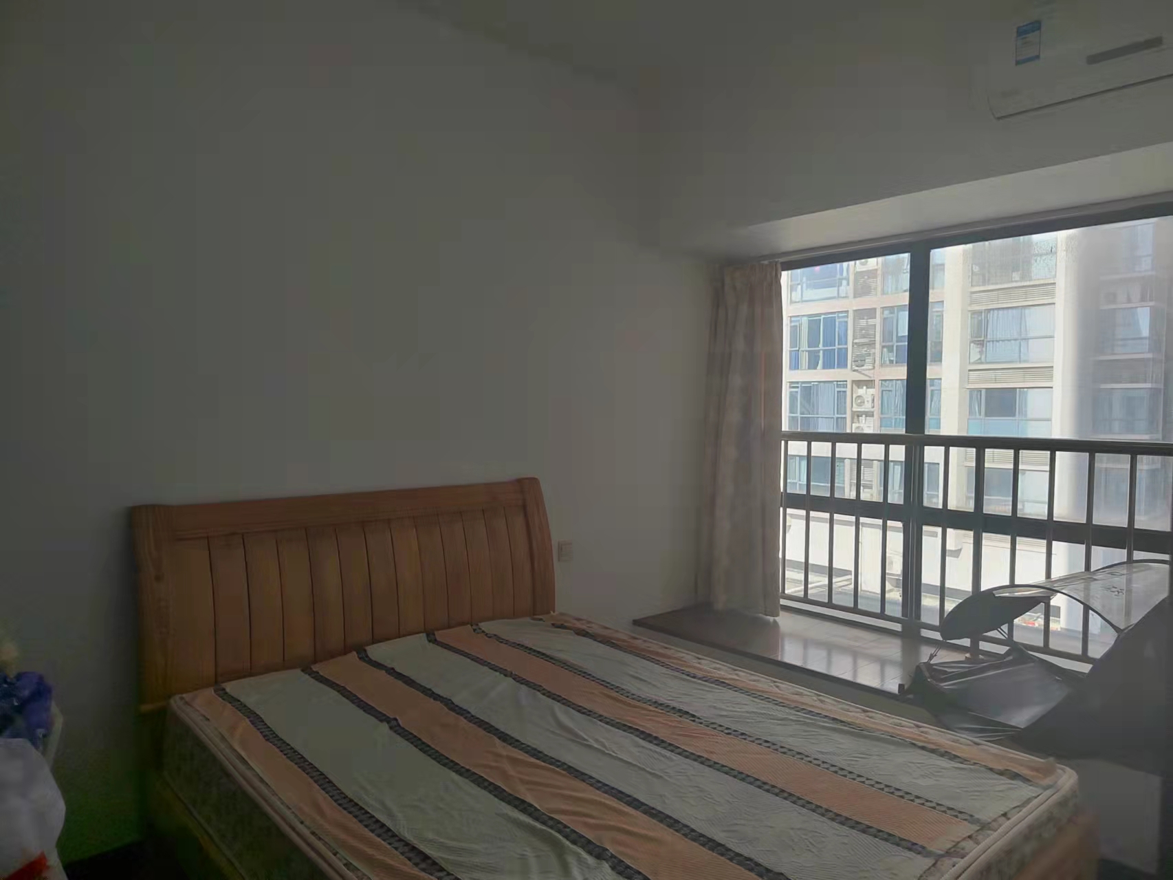 流金岁月-华晨国际 2室1厅1卫 51.8万 流金岁月-华晨国际 2室1厅1卫 51.8万客厅