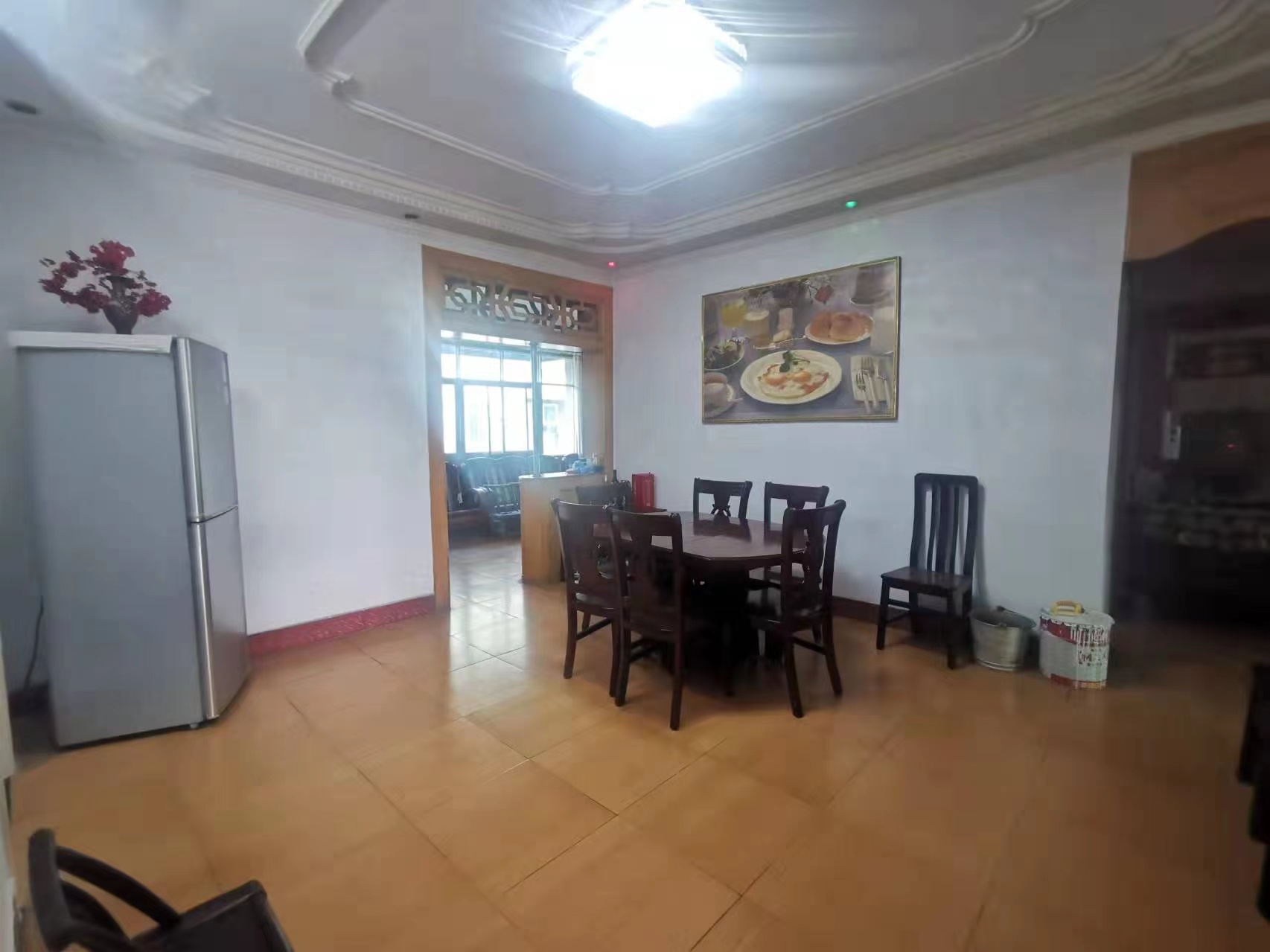 县委会宿舍 4室2厅2卫 56.8万 县委会宿舍 4室2厅2卫 56.8万客厅