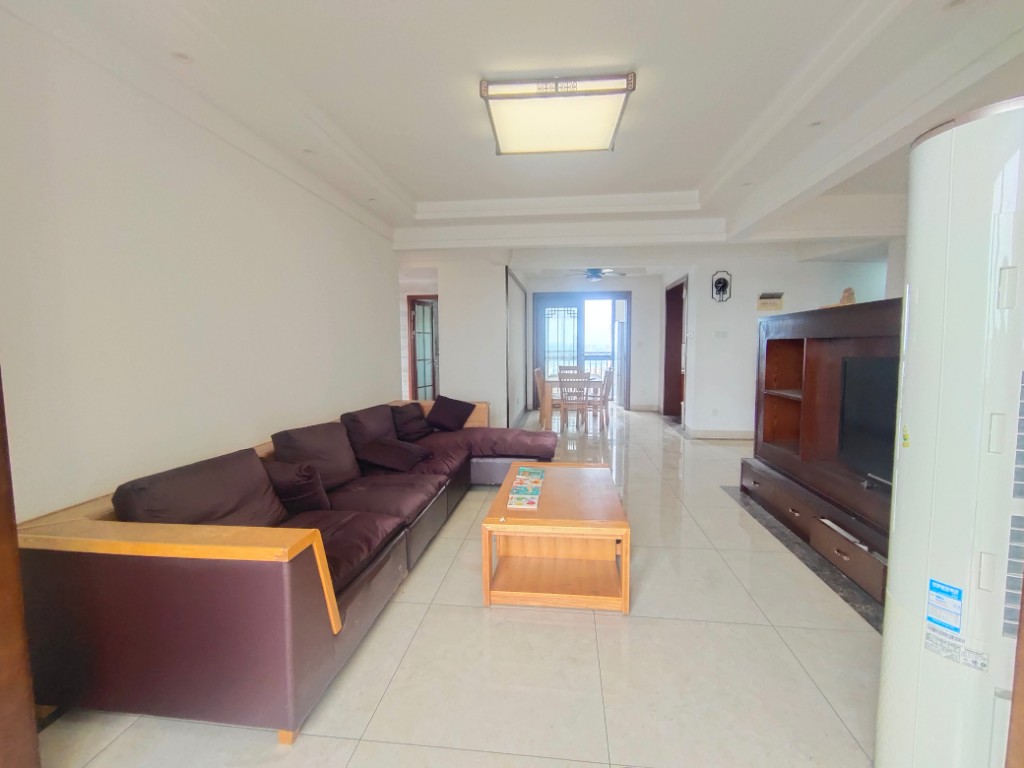 湘银星城  3室2厅2卫    90.0万 湘银星城  3室2厅2卫    90.0万客厅