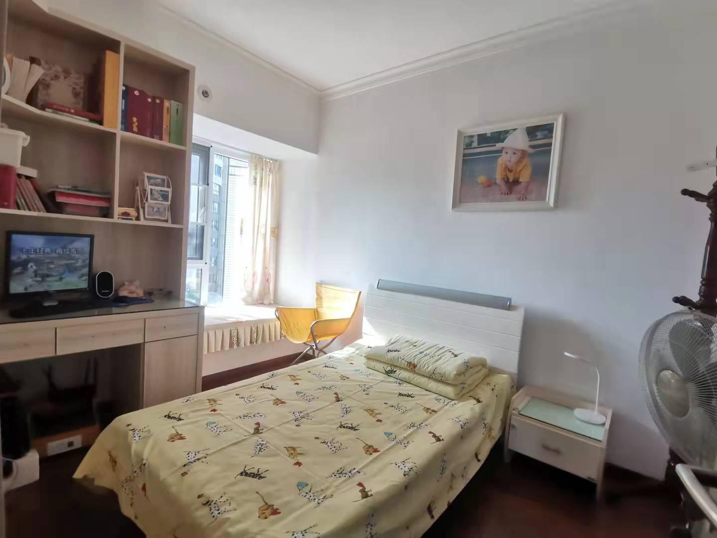 美的城四期 3室2厅1卫 90.0万 美的城四期 3室2厅1卫 90.0万客厅