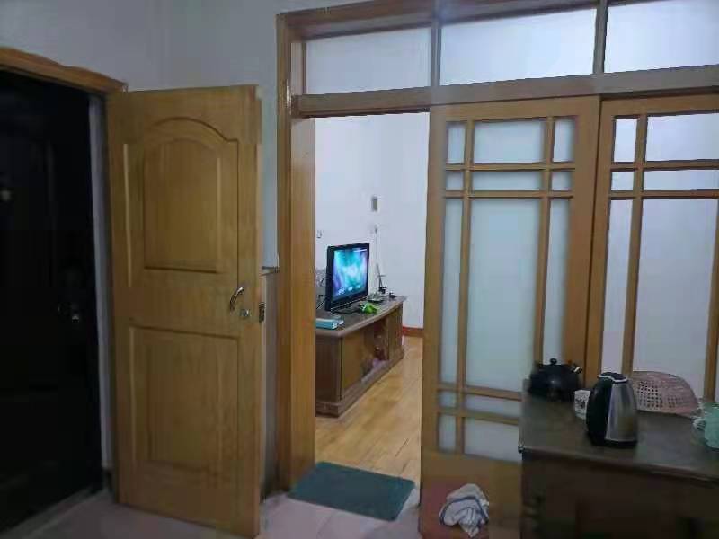 宋家桥戴家岭 2室2厅1卫 35.0万 宋家桥戴家岭 2室2厅1卫 35.0万客厅