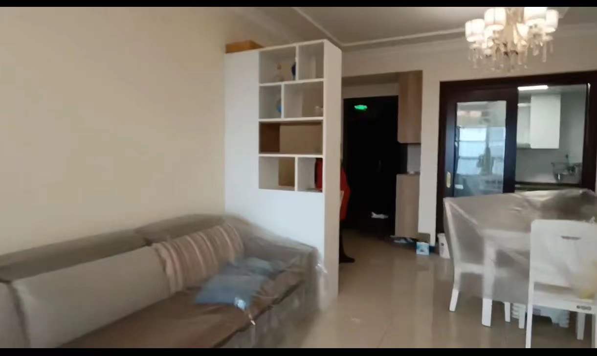 湘银星城  3室2厅2卫    80.0万 湘银星城  3室2厅2卫    80.0万客厅