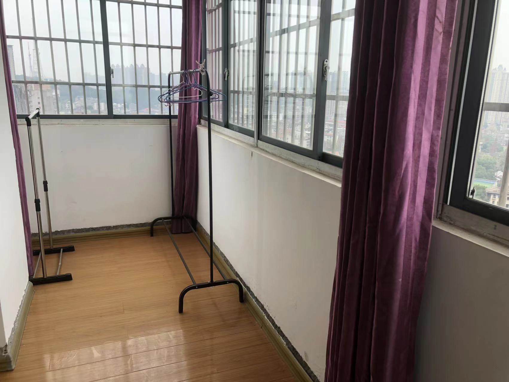 和顺时代  3室2厅1卫   1800.00元/月室内图