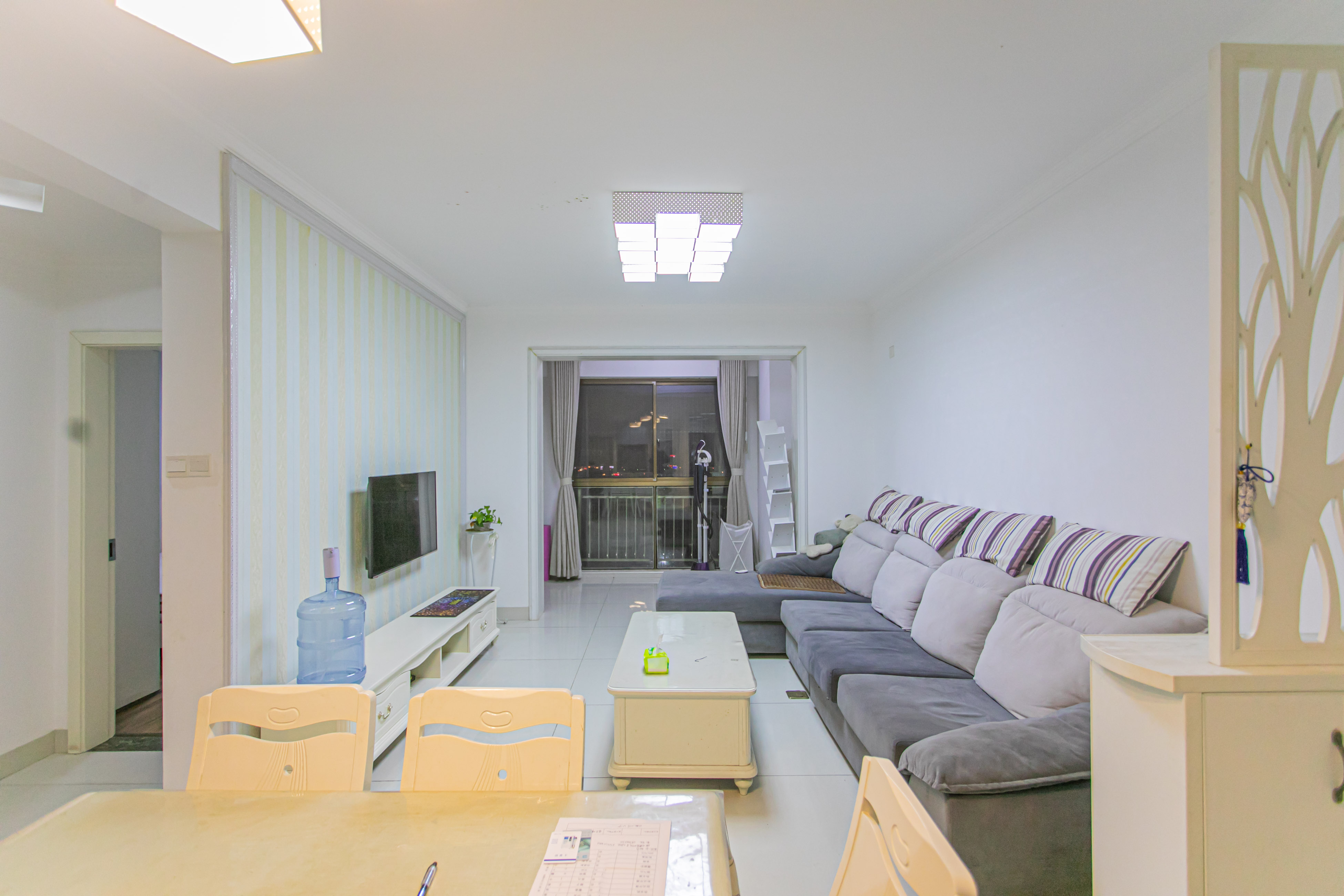 家和院  3室2厅1卫    85.8万 家和院  3室2厅1卫    85.8万客厅