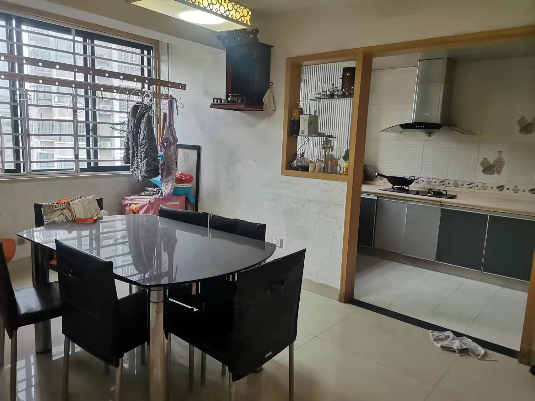 上城世家 5室2厅1卫 99.8万 上城世家 5室2厅1卫 99.8万卫生间