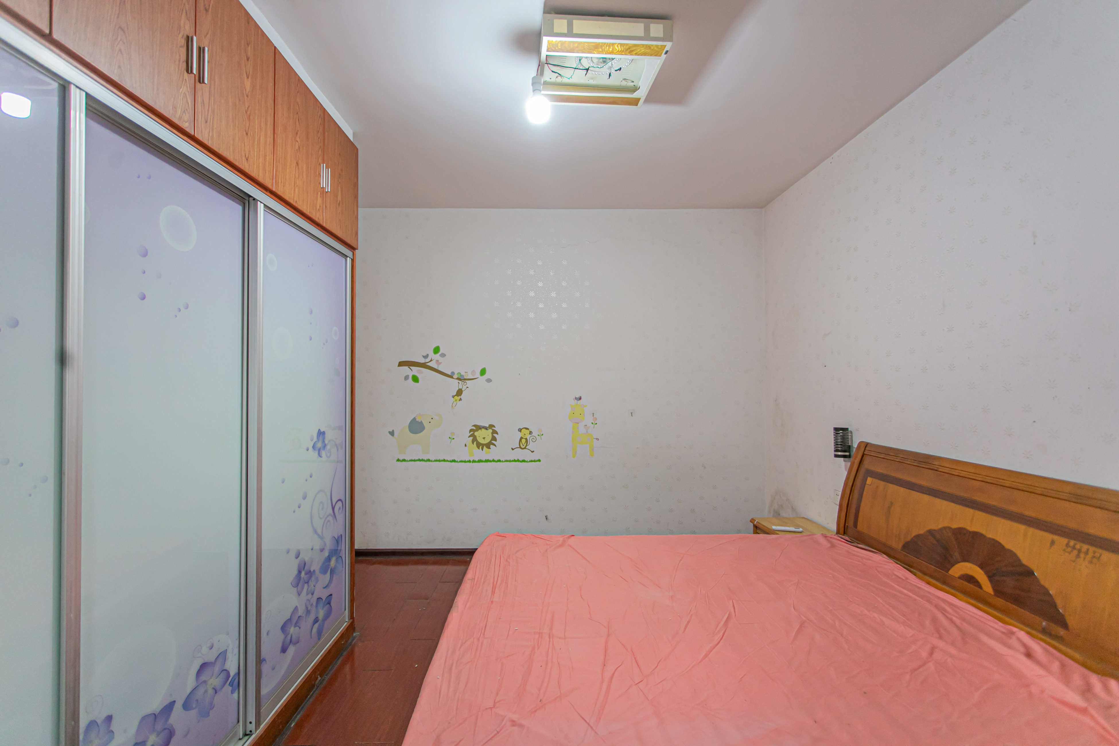 松雅湖畔  3室2厅2卫   112.50万卧室