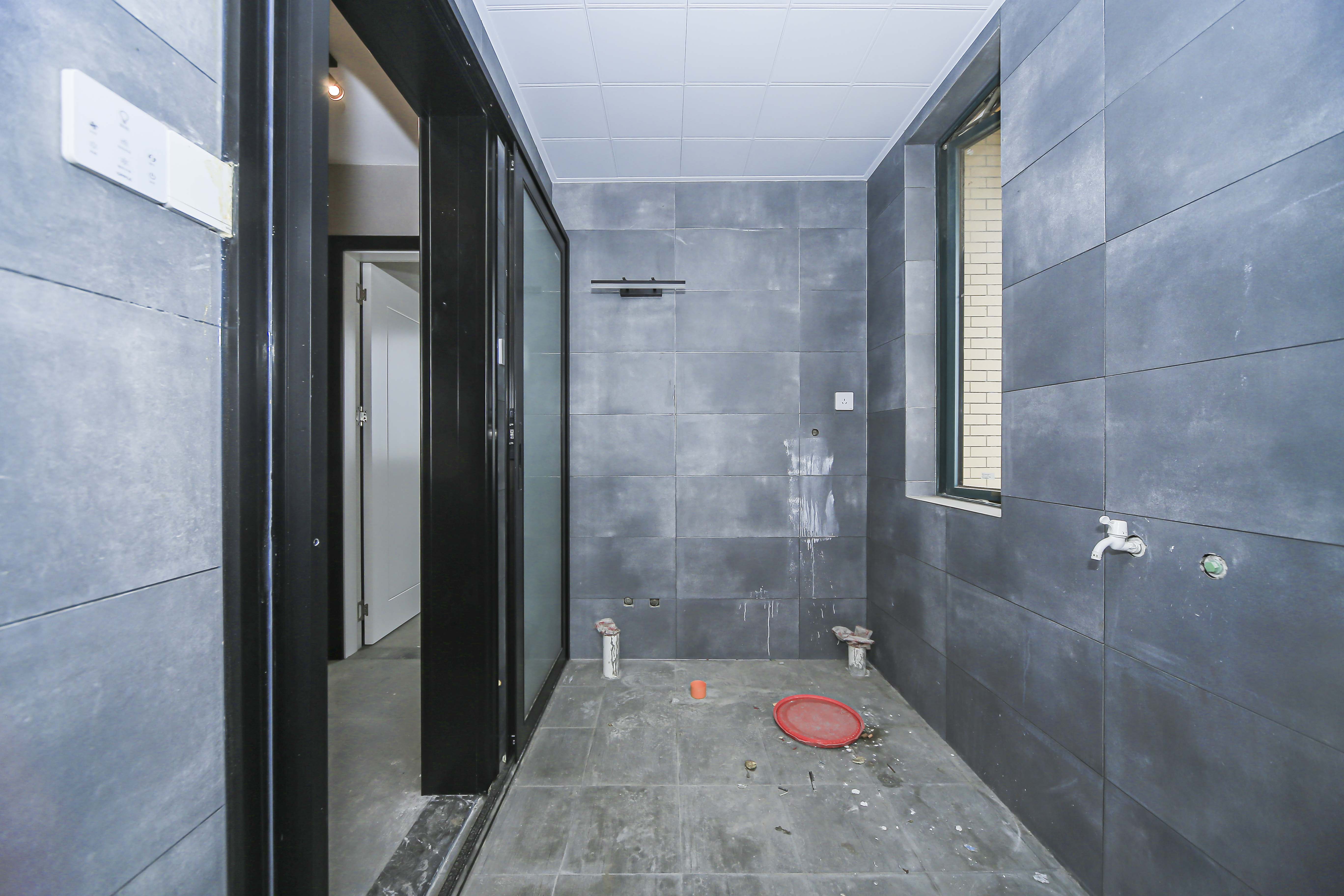 洋湖时代  4室2厅1卫    112.0万卫生间