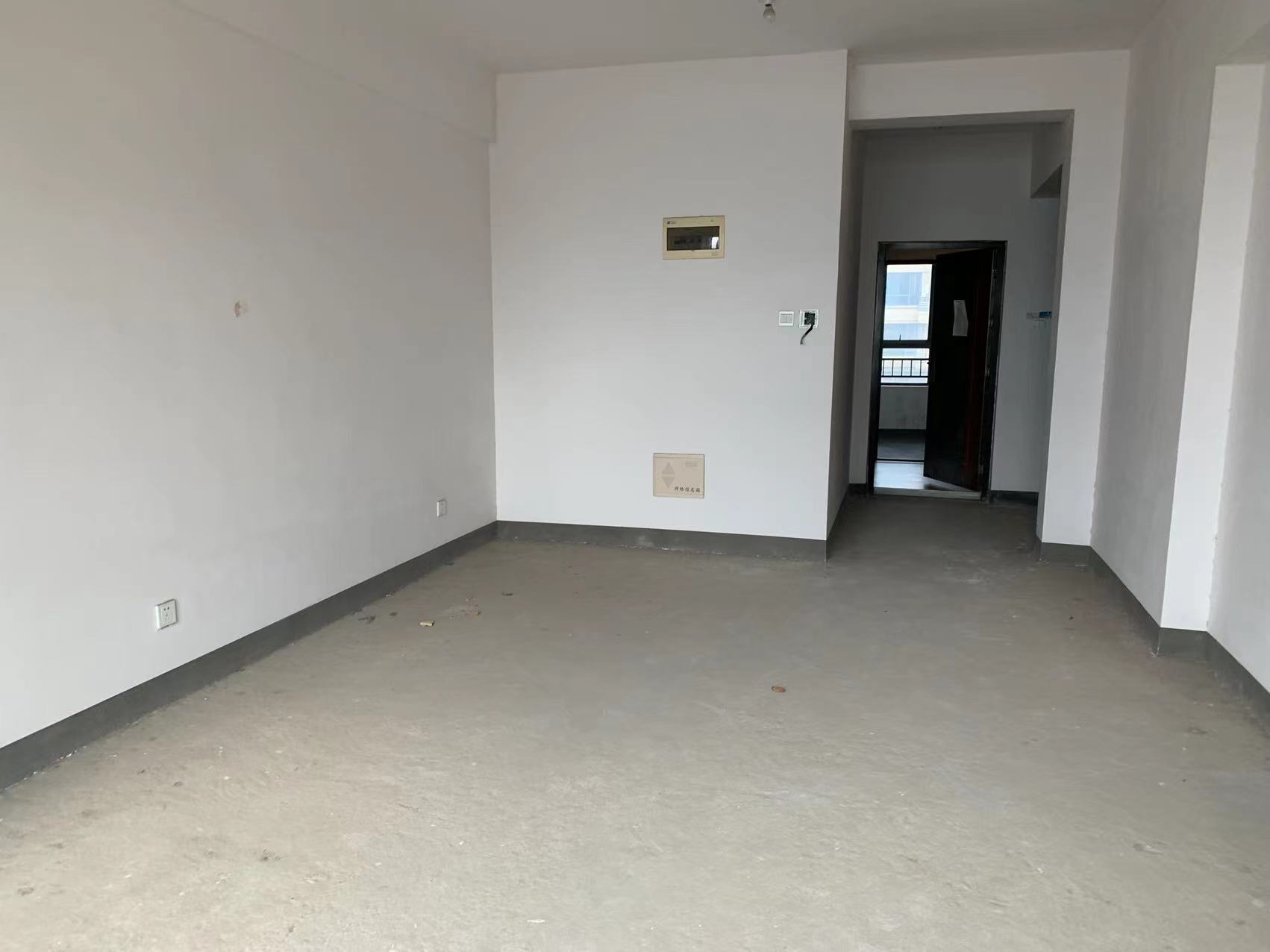 泰山公馆 2室2厅1卫 33.6万 泰山公馆 2室2厅1卫 33.6万客厅