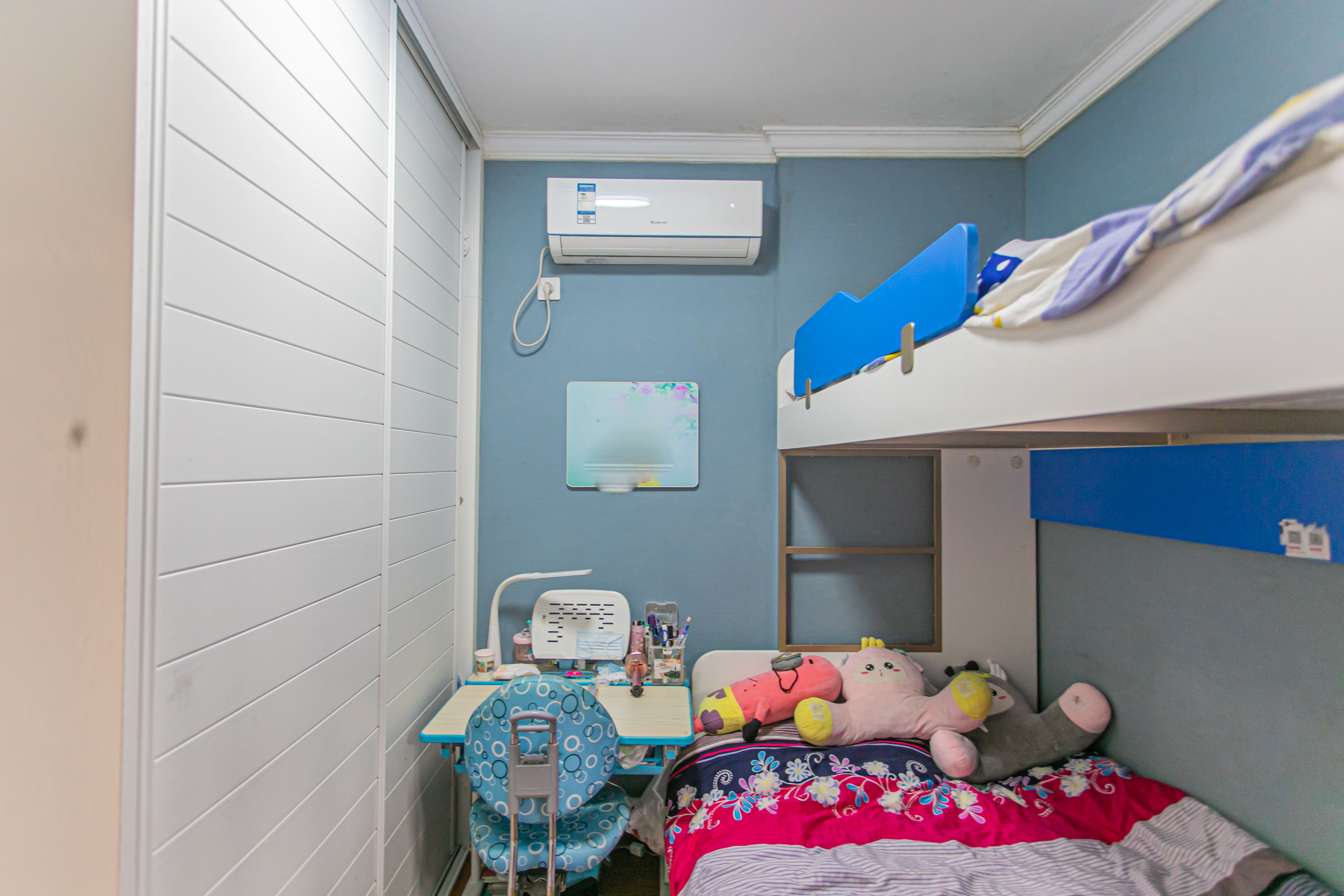 蓝山郡 2室2厅1卫 68.0万 蓝山郡 2室2厅1卫 68.0万卧室