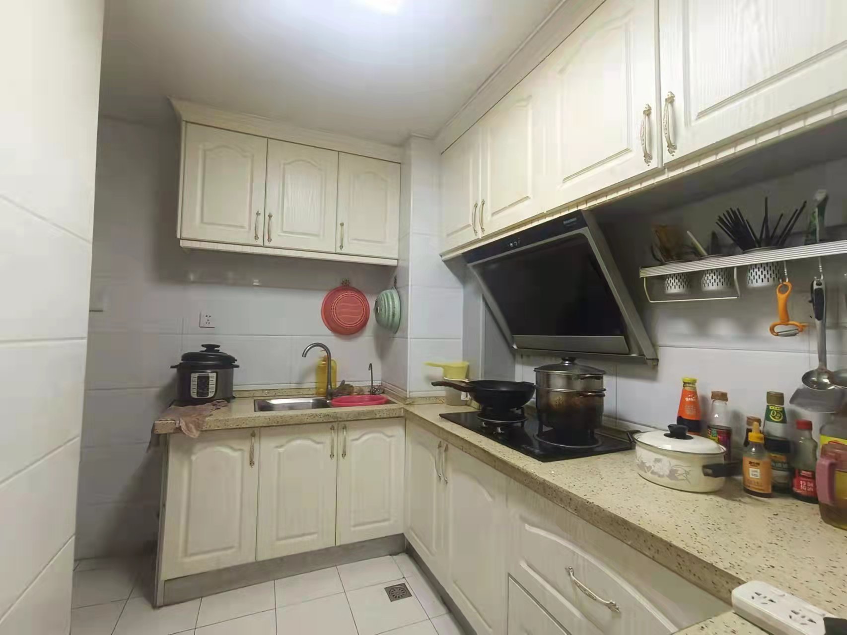 旺城天悦领秀香江  3室2厅2卫    68.0万 旺城天悦领秀香江  3室2厅2卫    68.0万客厅