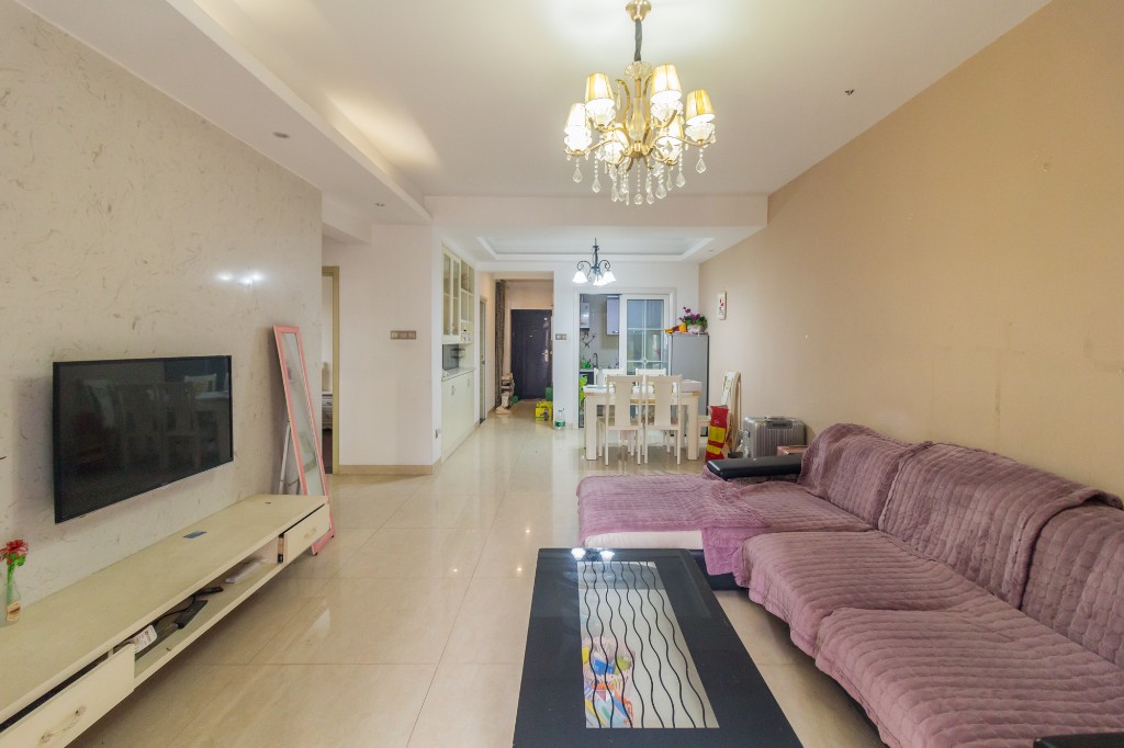 三景华御  3室2厅1卫    79.8万 三景华御  3室2厅1卫    79.8万客厅