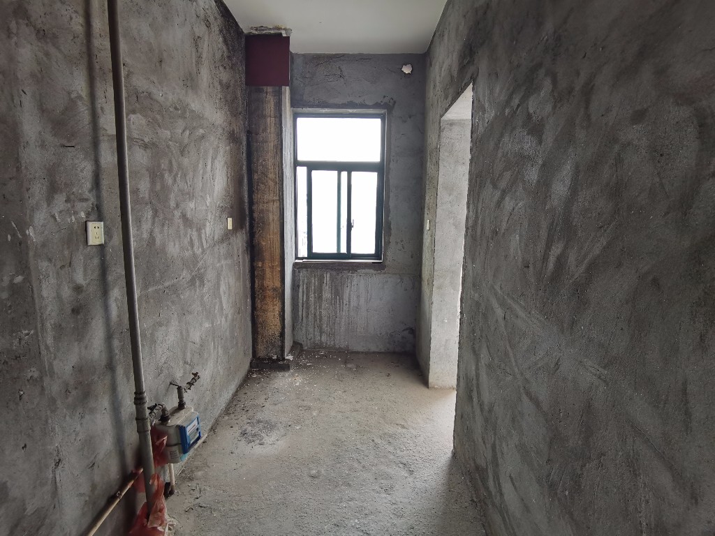 东方铭苑 3室2厅1卫 57.0万 东方铭苑 3室2厅1卫 57.0万客厅