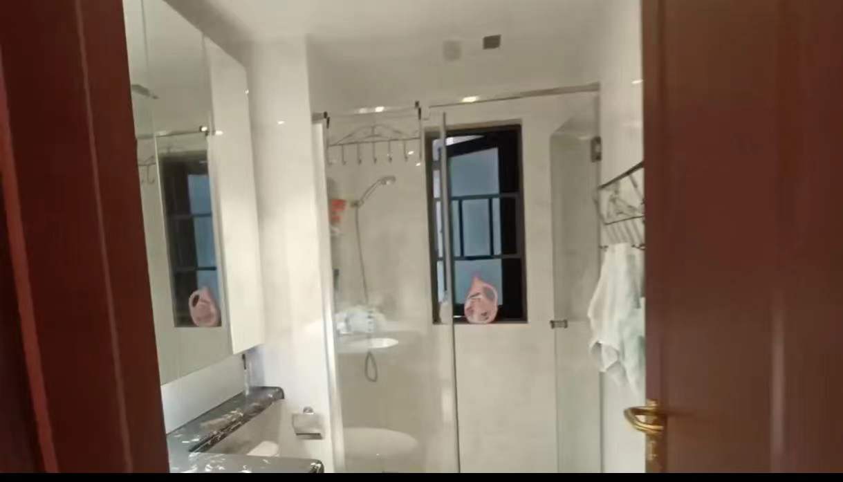 湘银星城  3室2厅2卫    80.0万 湘银星城  3室2厅2卫    80.0万客厅