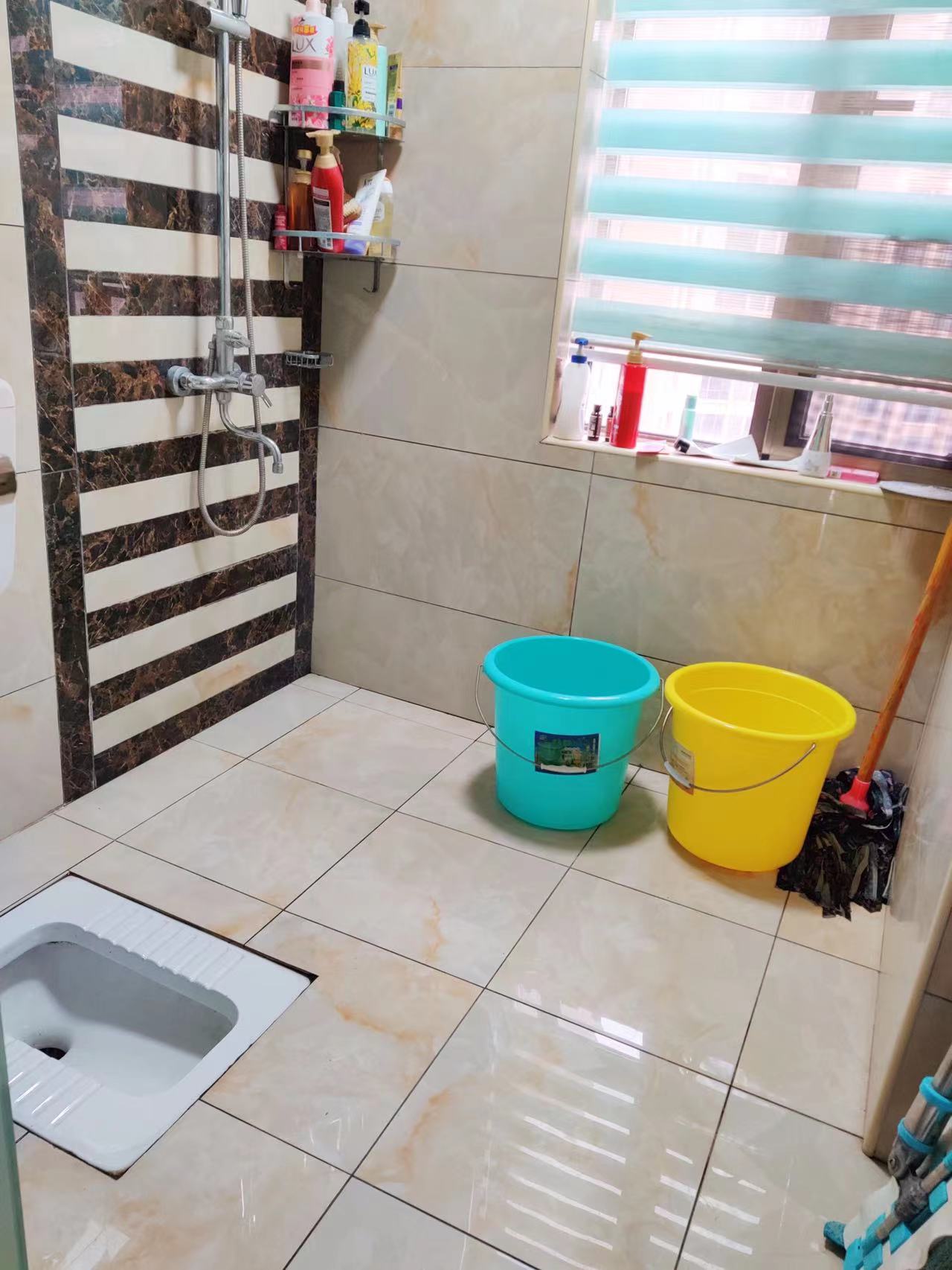 凯旋名门人民中路1006号 4室2厅2卫 105.0万 凯旋名门人民中路1006号 4室2厅2卫 105.0万客厅