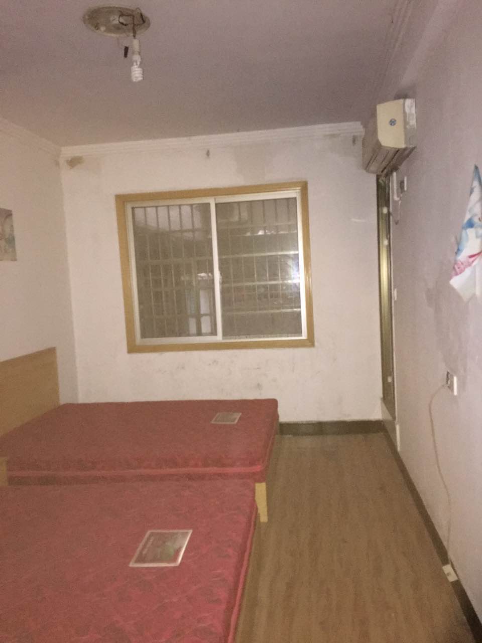 时代大厦  7室1厅7卫    58.8万 时代大厦  7室1厅7卫    58.8万卧室