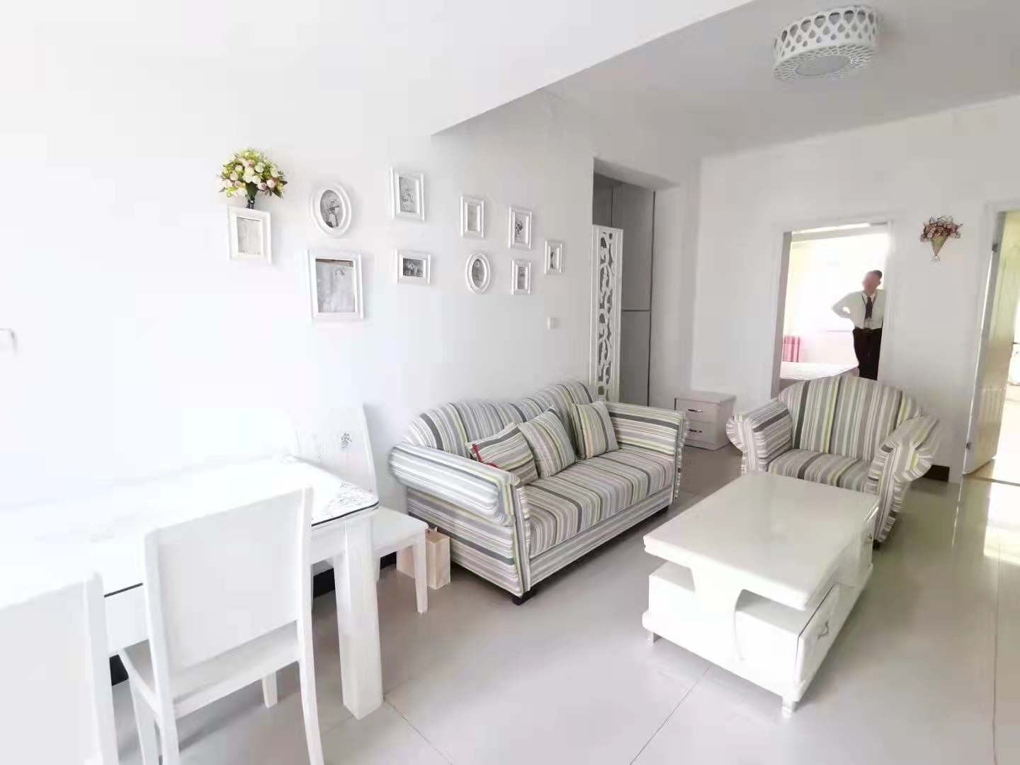 财富小区 3室2厅1卫 55.0万 财富小区 3室2厅1卫 55.0万客厅