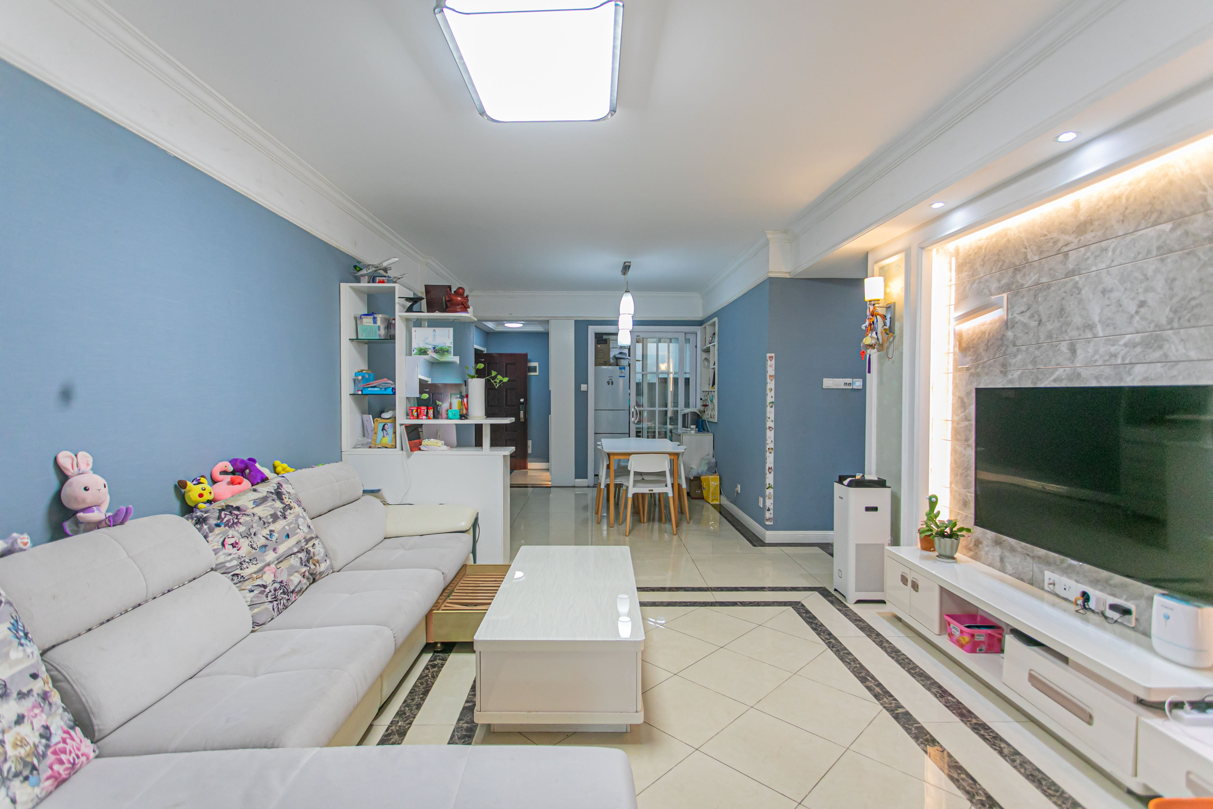 蓝山郡 2室2厅1卫 68.0万 蓝山郡 2室2厅1卫 68.0万客厅