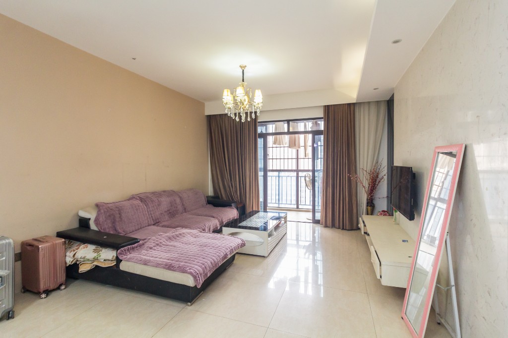 三景华御  3室2厅1卫    79.8万 三景华御  3室2厅1卫    79.8万客厅