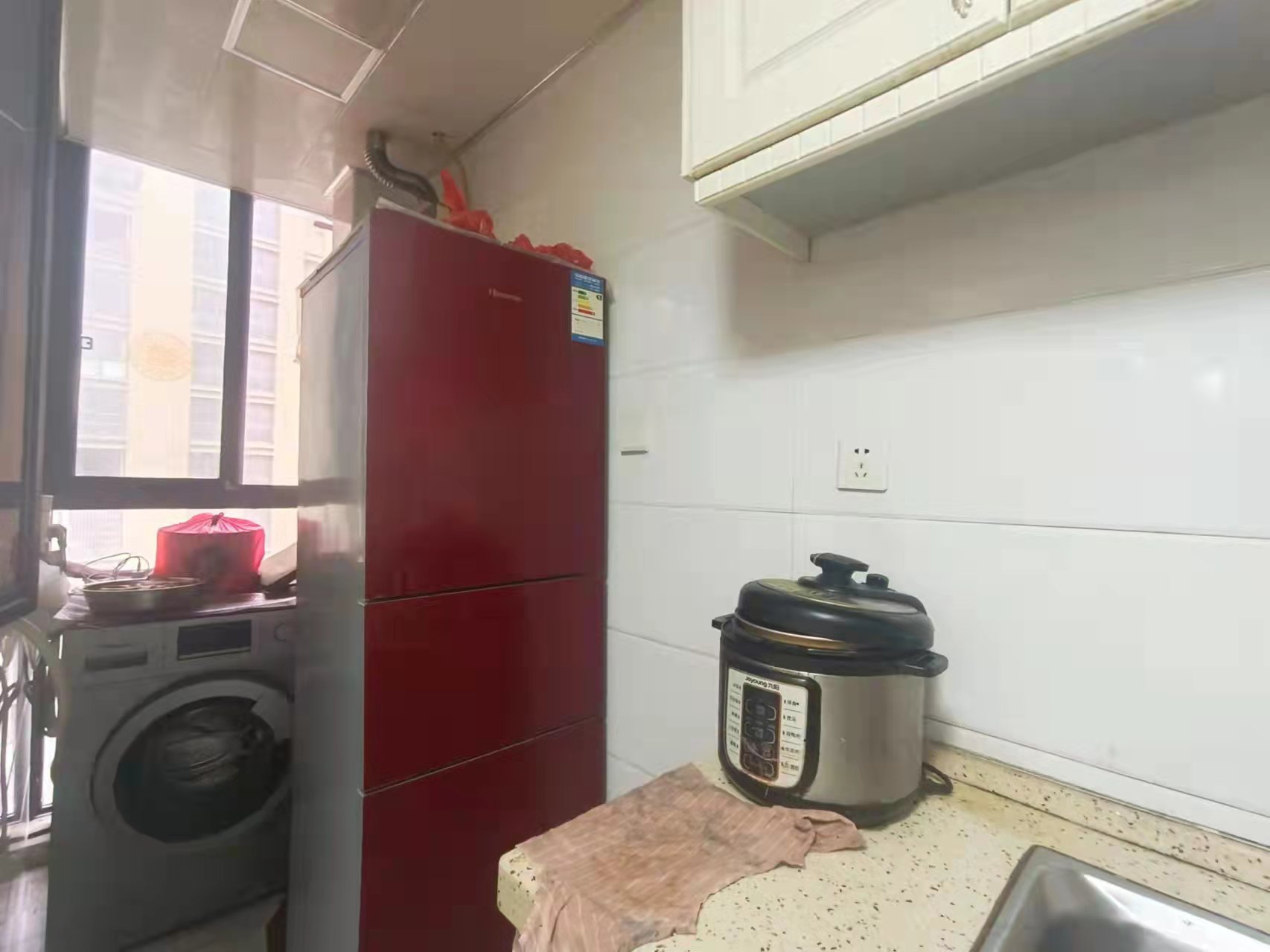 旺城天悦领秀香江  3室2厅2卫    68.0万 旺城天悦领秀香江  3室2厅2卫    68.0万客厅