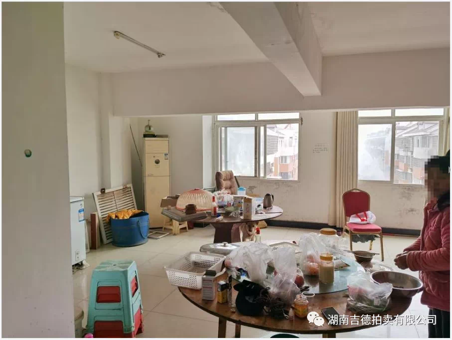 鸿都苑  3室2厅2卫    56.8万 鸿都苑  3室2厅2卫    56.8万客厅