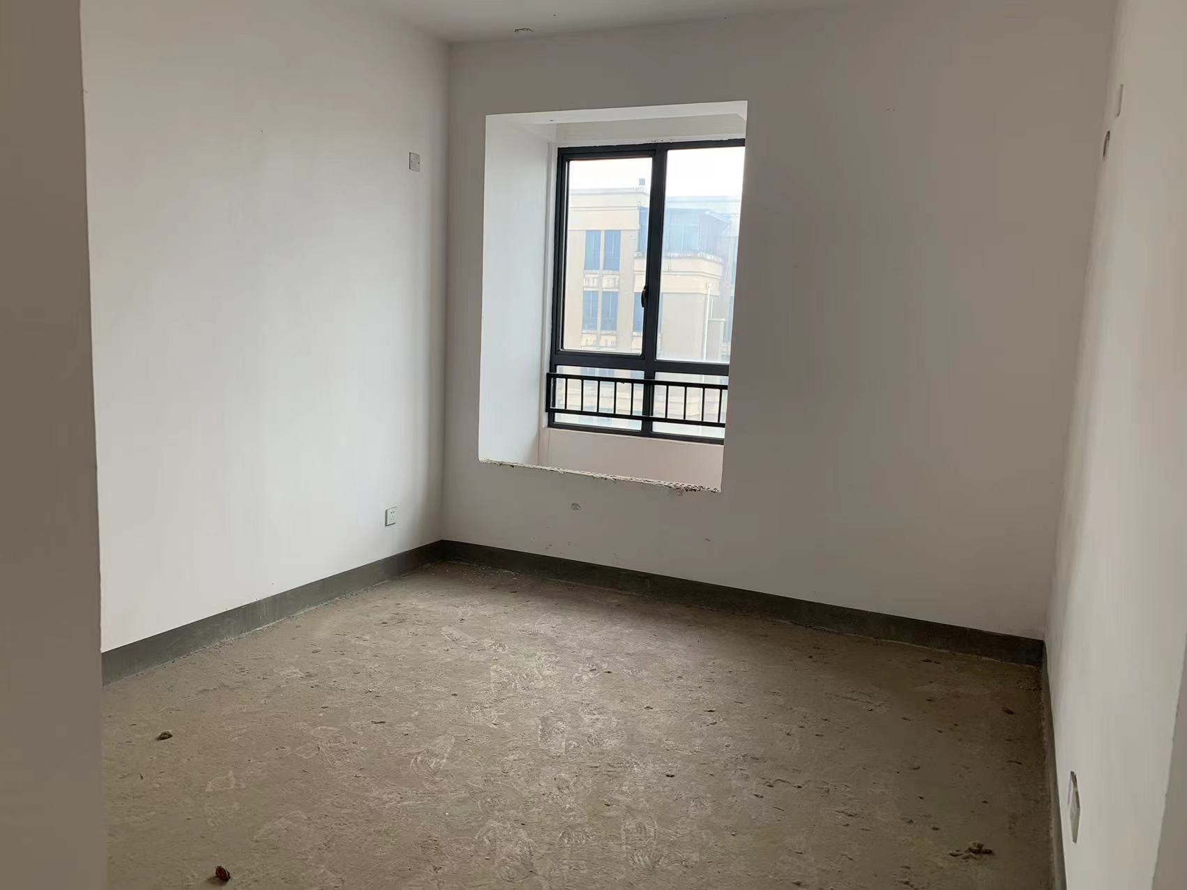 泰山公馆 2室2厅1卫 33.6万 泰山公馆 2室2厅1卫 33.6万客厅