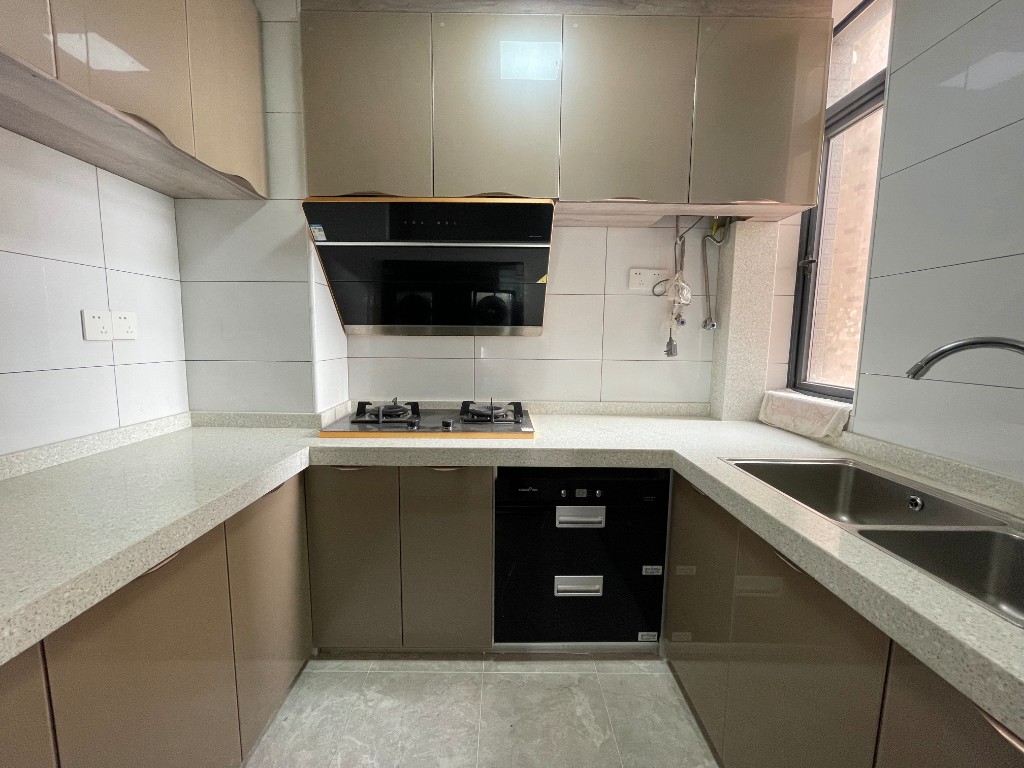 湘银星城  3室2厅1卫    69.8万 湘银星城  3室2厅1卫    69.8万客厅