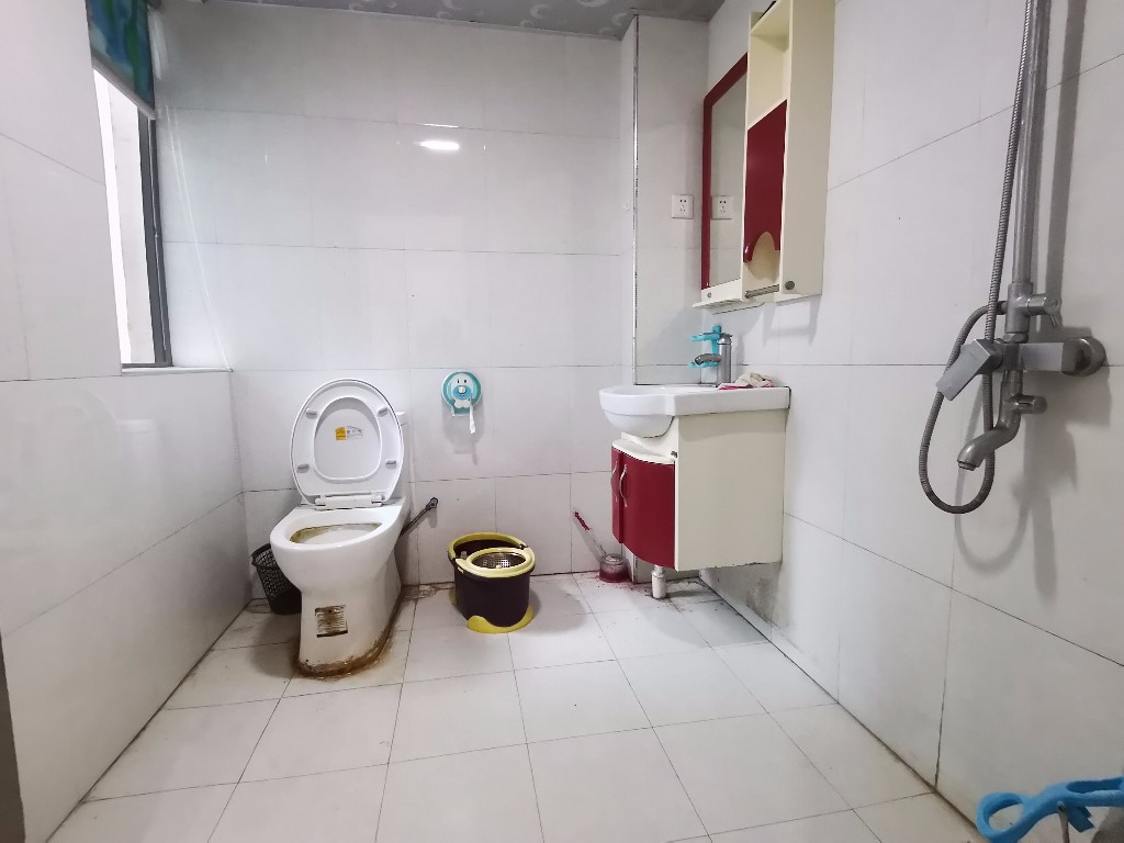 时代国际 2室2厅1卫 42.8万 时代国际 2室2厅1卫 42.8万客厅