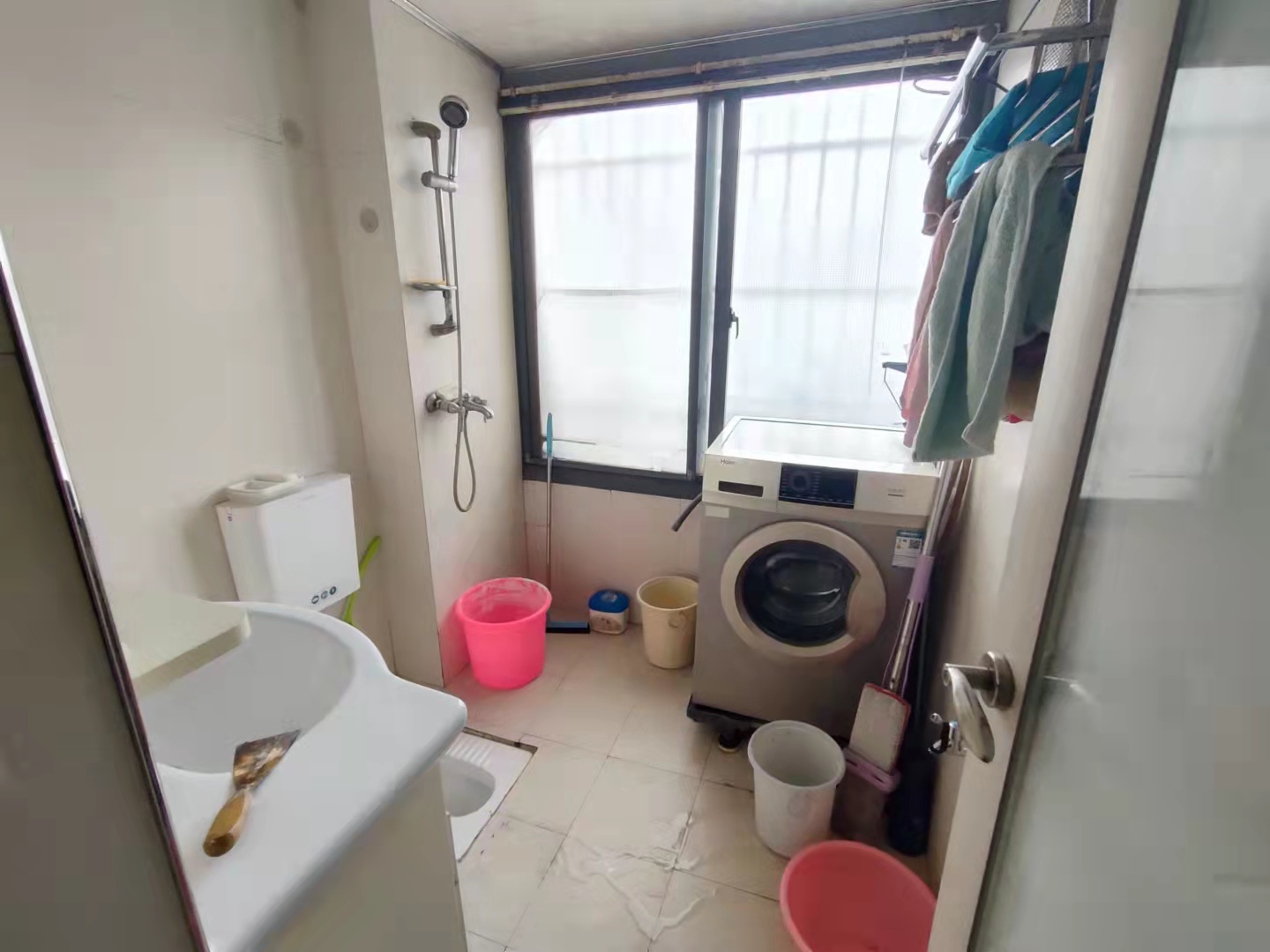 丰园大厦  3室2厅1卫   55.80万客厅