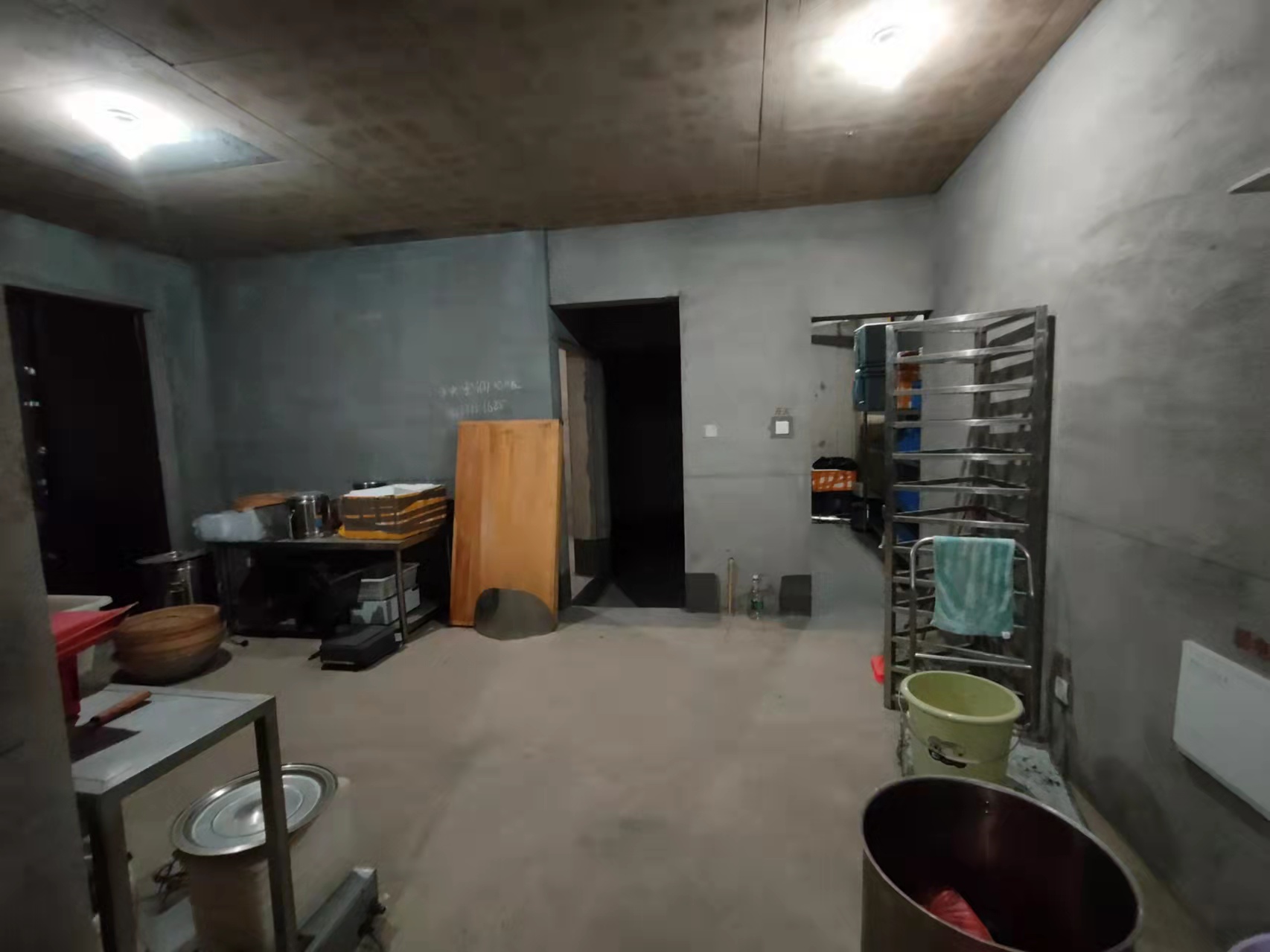 翡翠公园(北大资源)  3室2厅2卫    68.0万 翡翠公园(北大资源)  3室2厅2卫    68.0万客厅