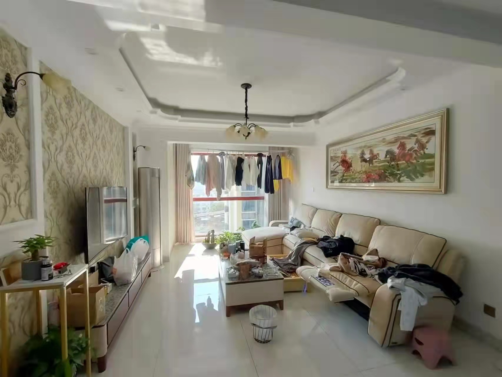 金色湖畔 3室2厅2卫 68.0万 金色湖畔 3室2厅2卫 68.0万客厅