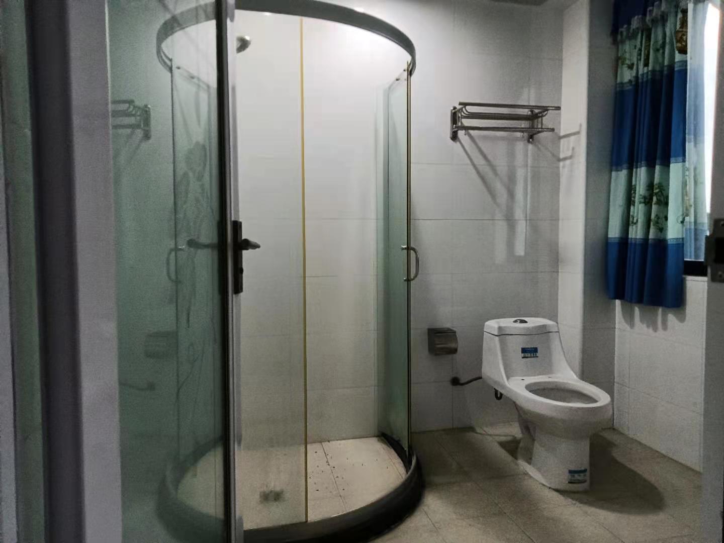 世纪嘉苑 3室2厅2卫 2000.0元/月 世纪嘉苑 3室2厅2卫 2000.0元/月室内图