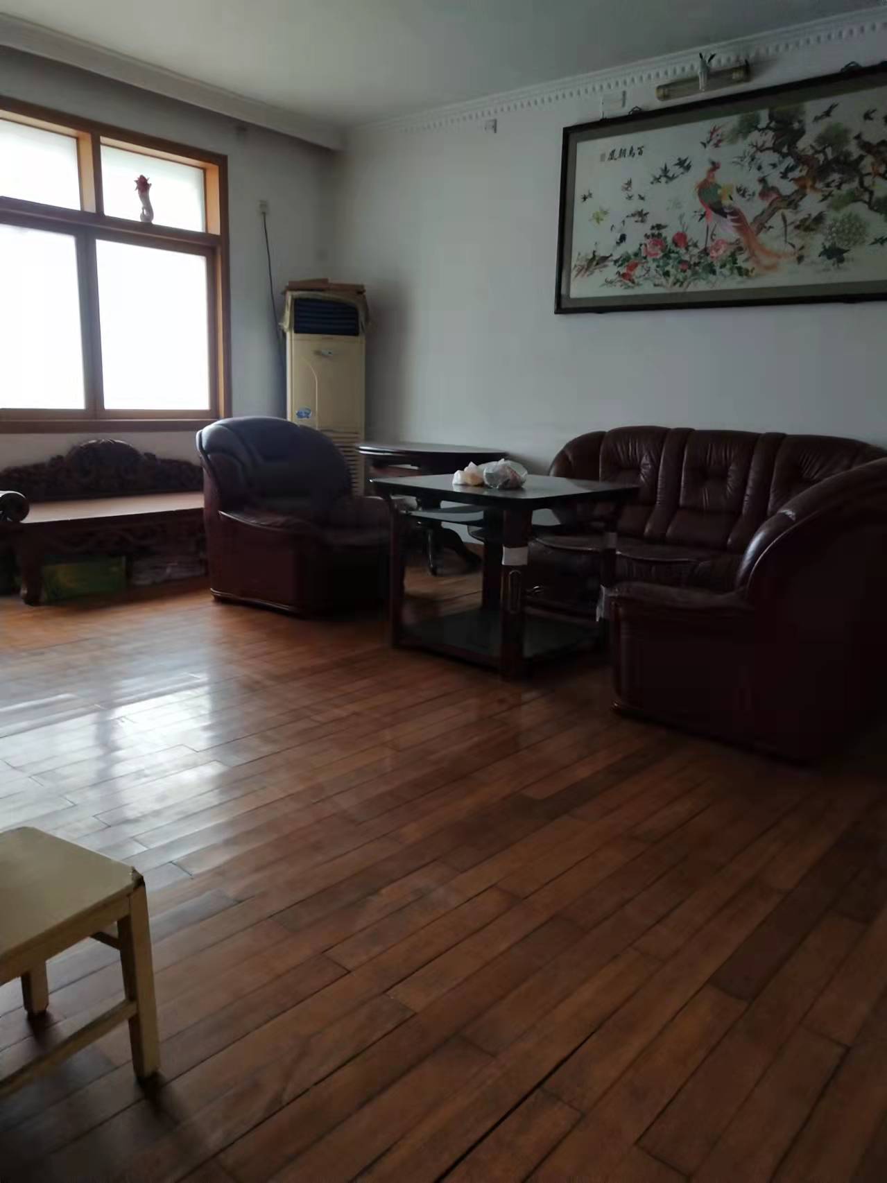 电力局家属楼 3室2厅2卫 79.8万 电力局家属楼 3室2厅2卫 79.8万客厅