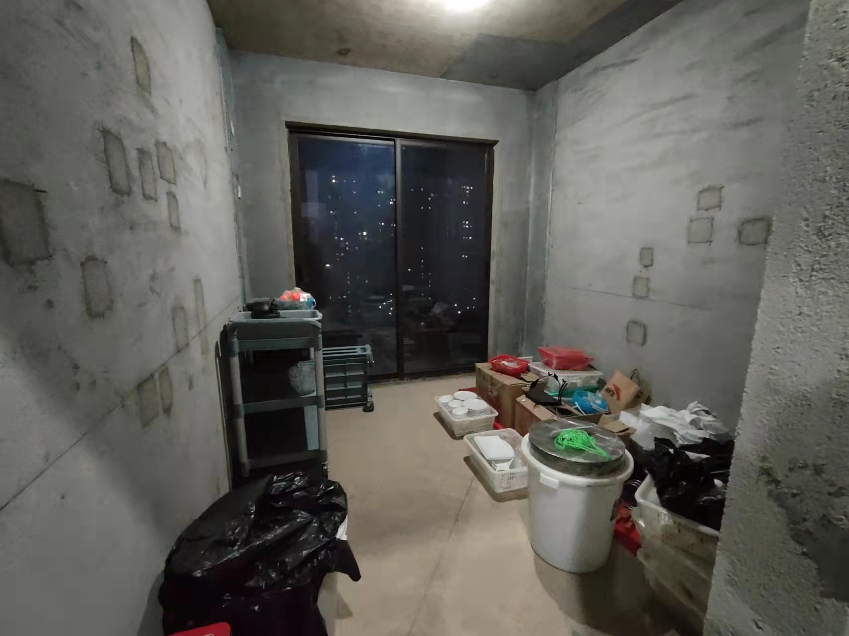 翡翠公园(北大资源)  3室2厅2卫    68.0万 翡翠公园(北大资源)  3室2厅2卫    68.0万客厅