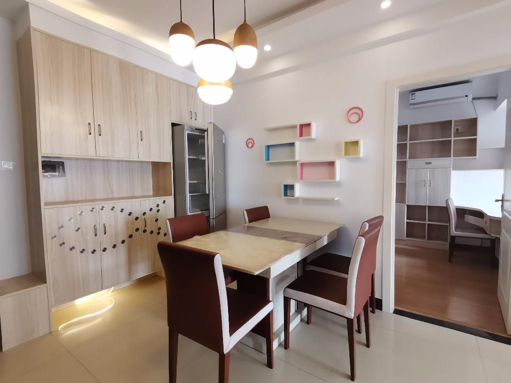 凯风珑城 2室2厅1卫 42.0万 凯风珑城 2室2厅1卫 42.0万客厅